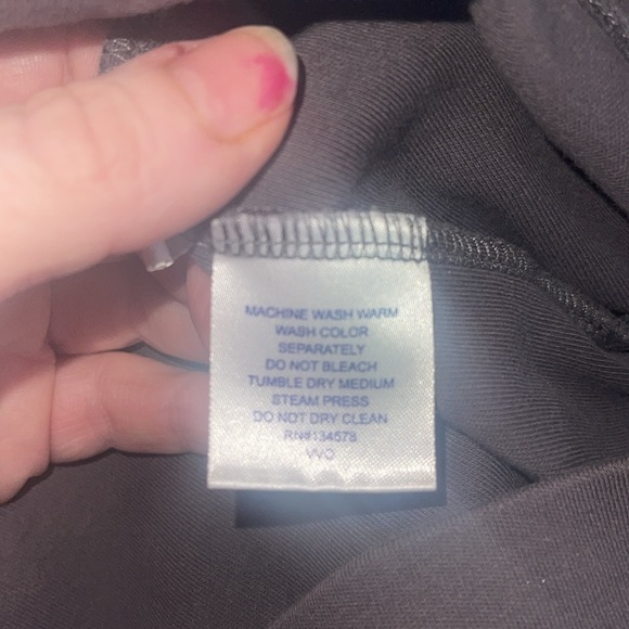 Vineyard Vines Men’s 1/4 zip pullover. Gray with black whale logo. Large - Picture 9 of 9